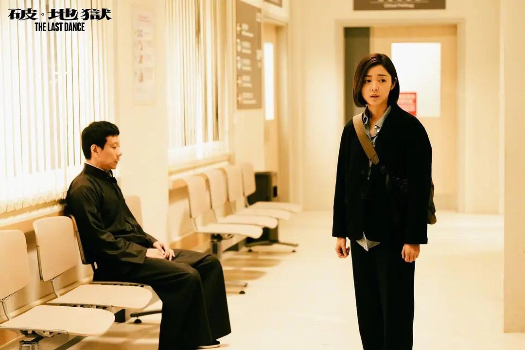 积极的看，“hello文”最后那封信完成了救赎，破了女儿的地狱，消极的...