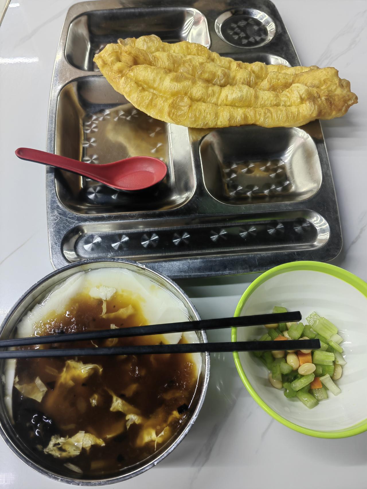 原先我们吃饭因为饿，现在我们吃饭好多时候是为了走一个程序。一日三餐，每餐都不能少