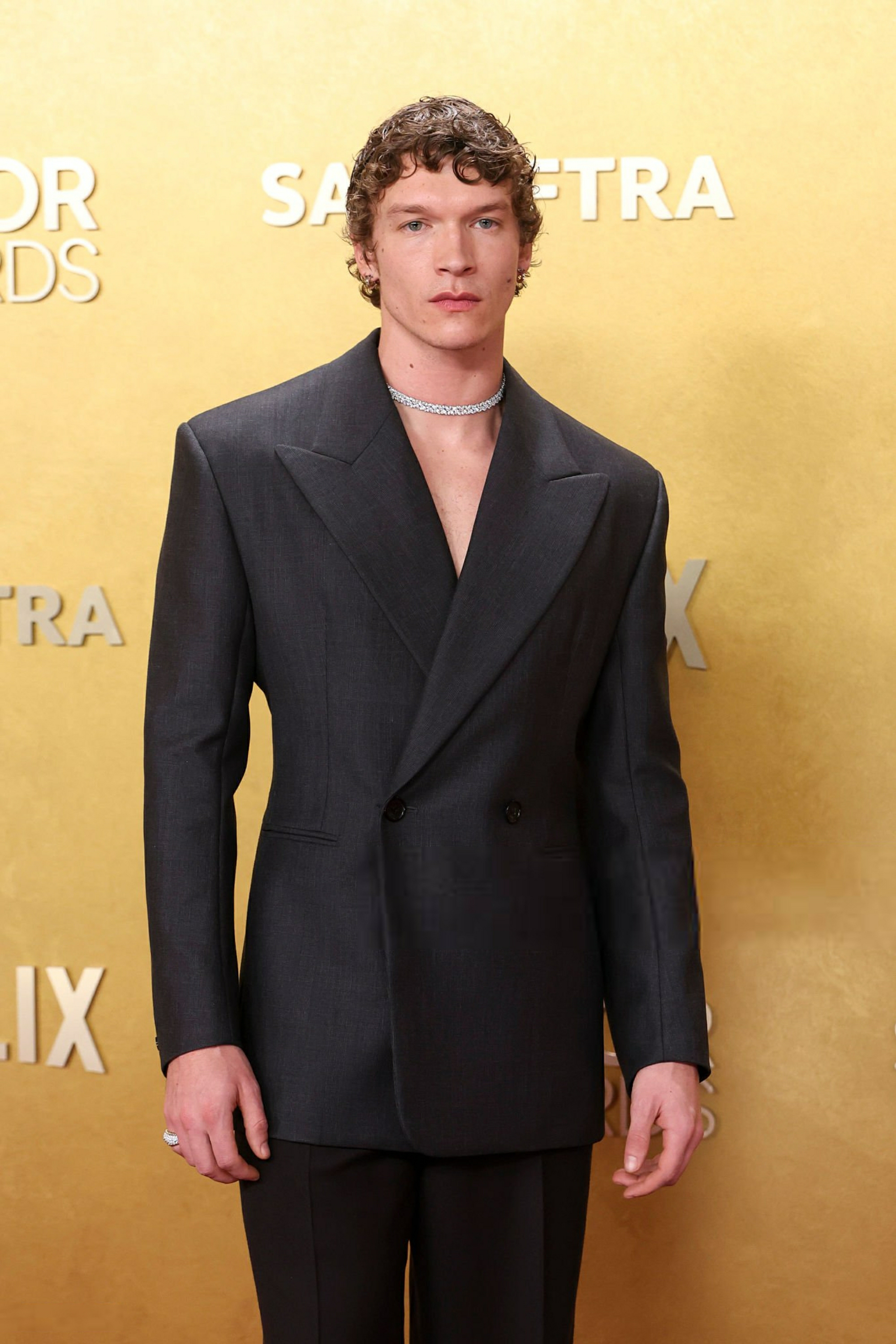 康纳斯托瑞超型亮相第32届美国演员奖红毯！第32届演员奖红毯