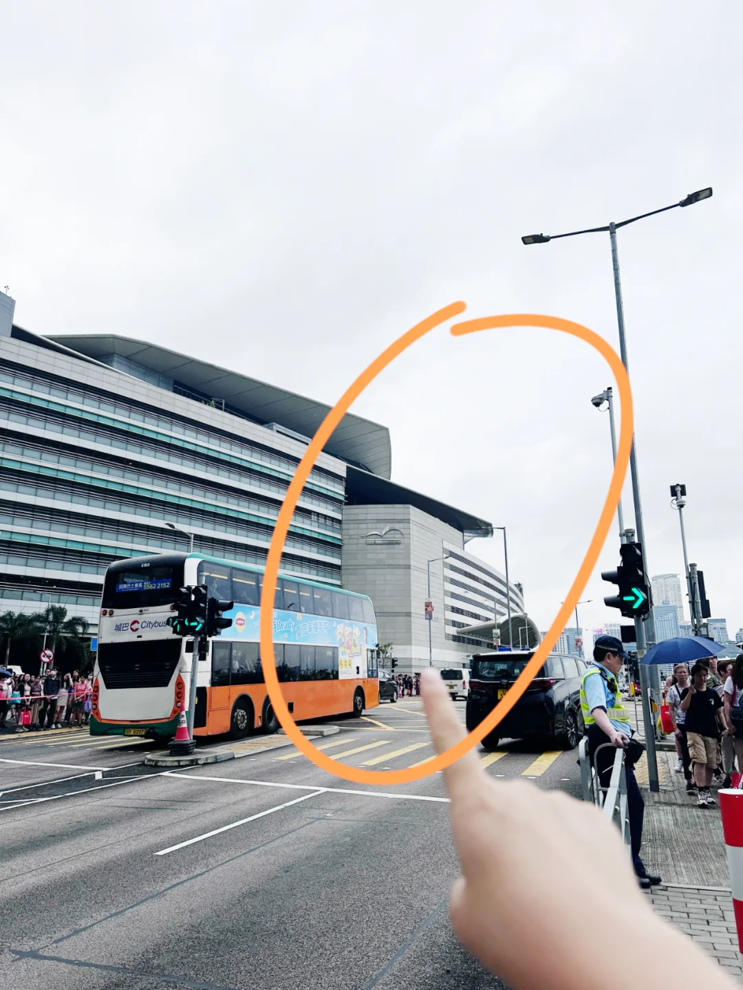 今天全香港的香港人都在这里了叭。。