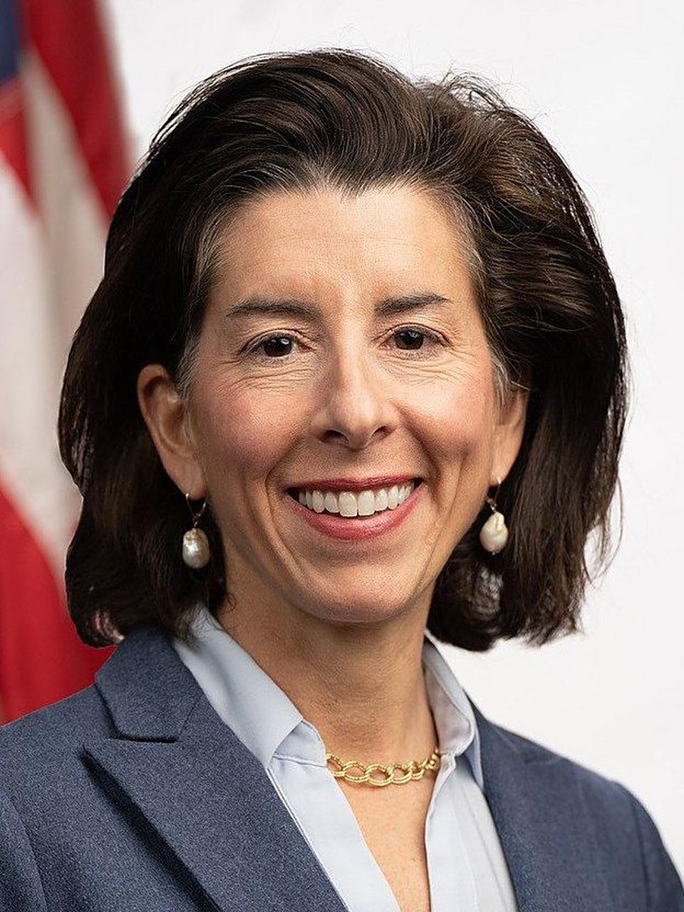 今天第四篇：
最近，美国退休商务部长雷蒙多在接受一场采访中，大力称赞两家中国公司