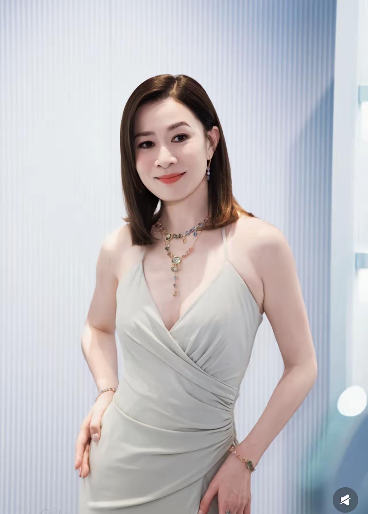 没有结婚年轻时确实潇洒，晚年的确很凄凉
你觉得应该结婚还是不结婚么