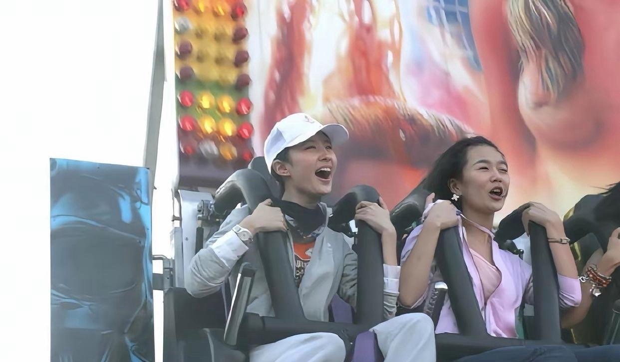 刘亦菲的表情管理太厉害了，一般人这时候都面目狰狞了。 