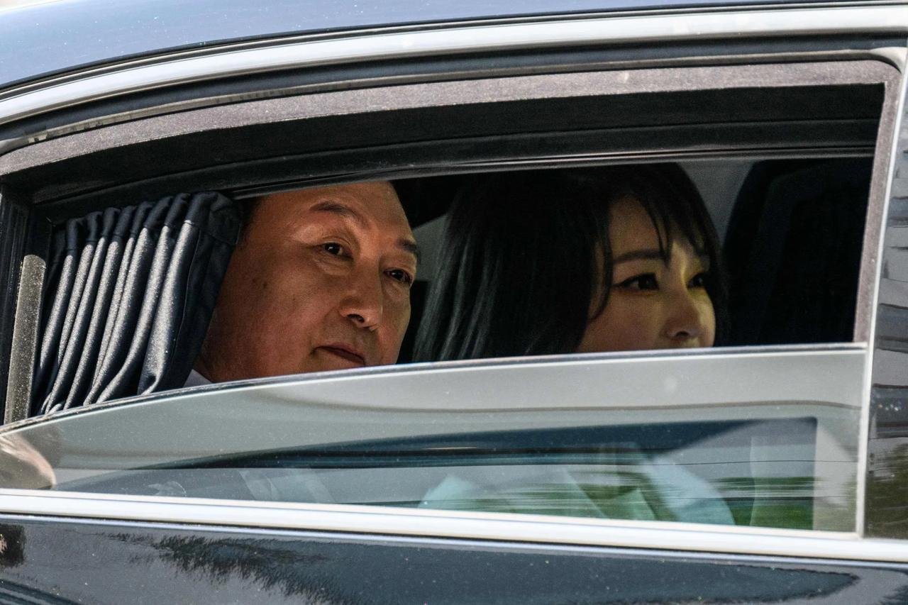 要求迅速逮捕尹锡悦！韩国国会通过！
刚刚，韩国国会表决通过了要求调查总统尹锡悦的