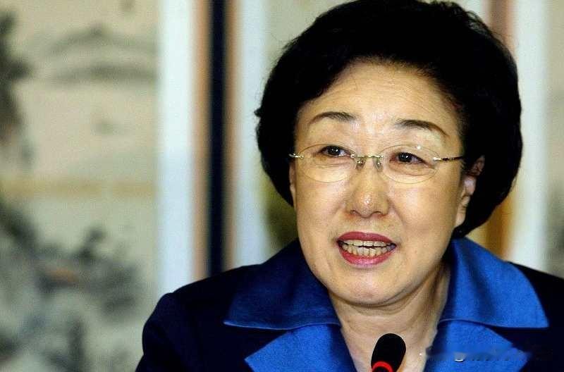韩国再迎女总理！

七月第一天，韩国总统李在明在青瓦台颁布委任状，任命韩圣淑为新