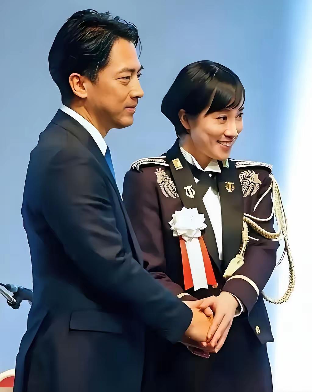 日本防卫大臣小泉进次郎在接受采访时表示：如果中国对日本有意见，欢迎随时举办会谈，
