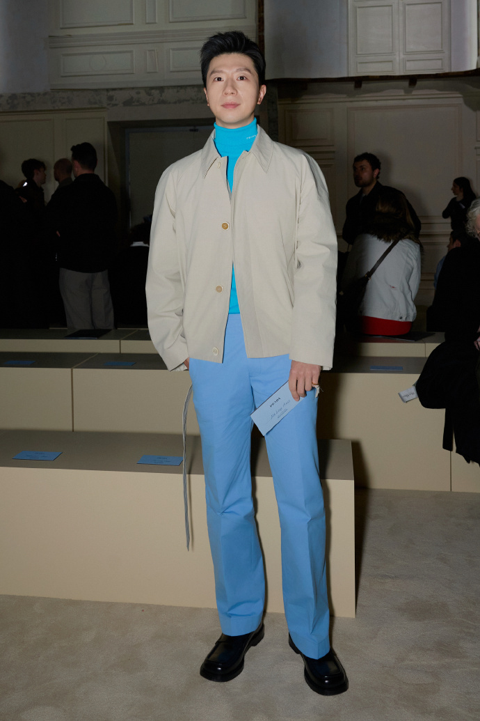 马龙贾玲Prada秀场同框从赛场到秀场，马龙以专注续写从容。里约圆梦“大满贯”，