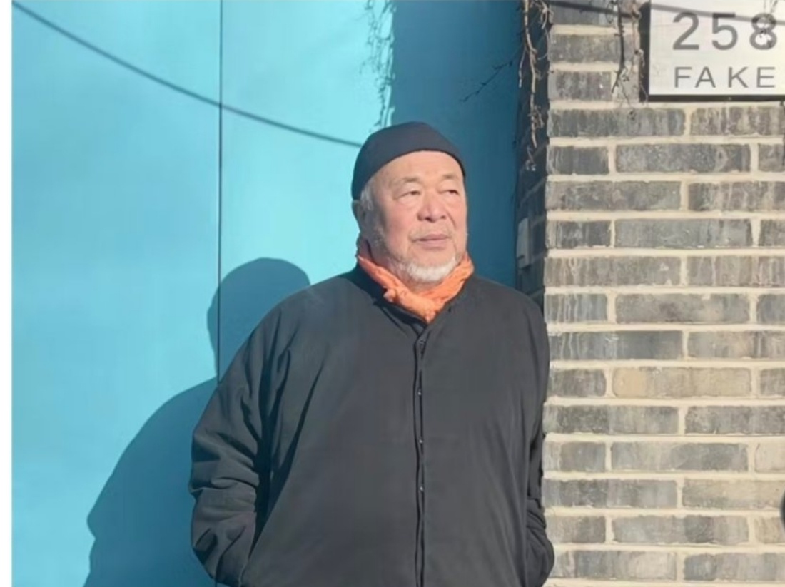 都看了那个著名儿子接受德国媒体采访的话。实际上他因为回国一趟，还接受了美国采访！