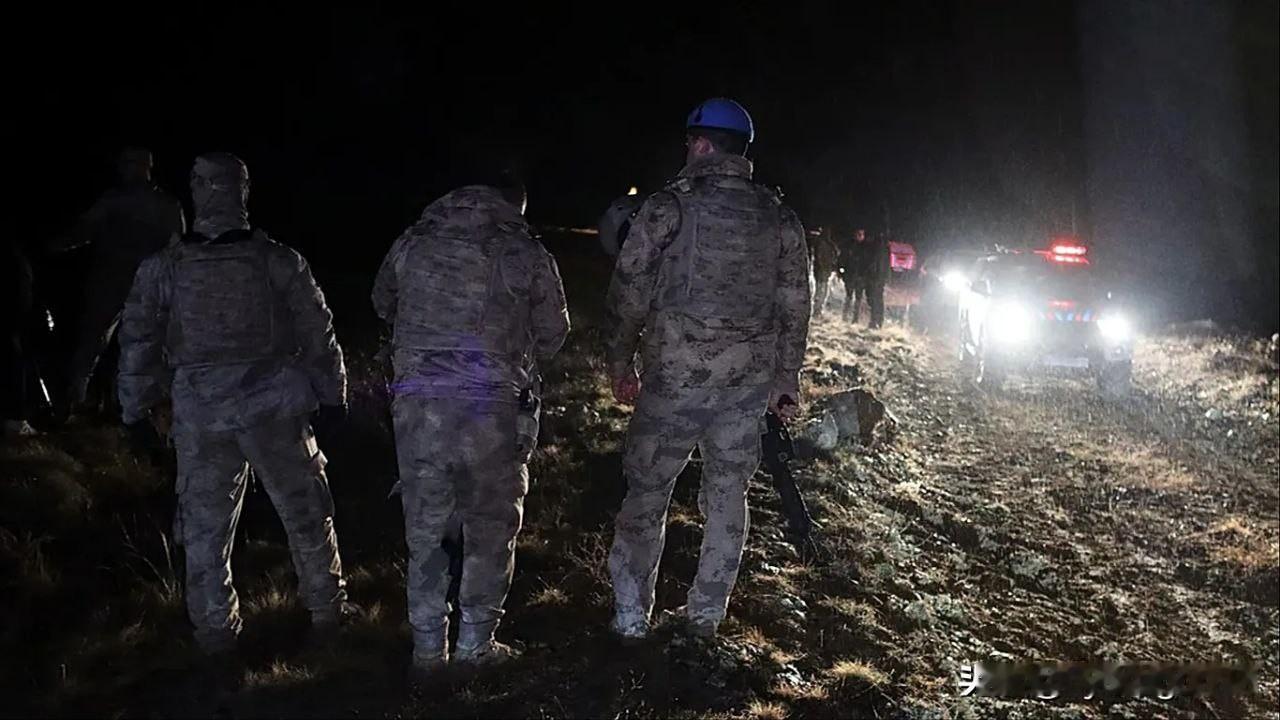 ✈️🇱🇾 利比亚总参谋长在安卡拉会谈后飞机坠毁身亡

12月23日星期二，载