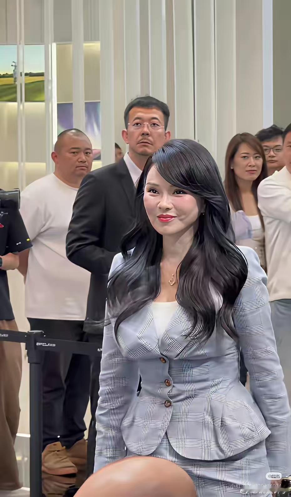 我真的服了比起双鄂我更想吐槽的是拉皮 谁给你们灌输的拉皮就一定年轻 一定保几年 