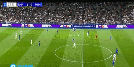 皇马6-1血洗摩纳哥，阿韦洛亚首秀就把更衣室那点破事摁住了。
 
维尼修斯不摊手