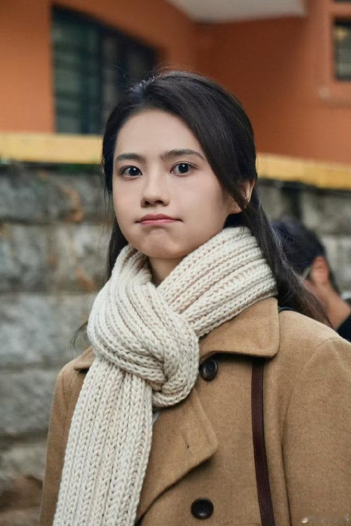姜珮瑶有效出演角色又加一姜珮瑶一部戏一个有效出演 从《异人之下》的柳妍妍到《黑夜