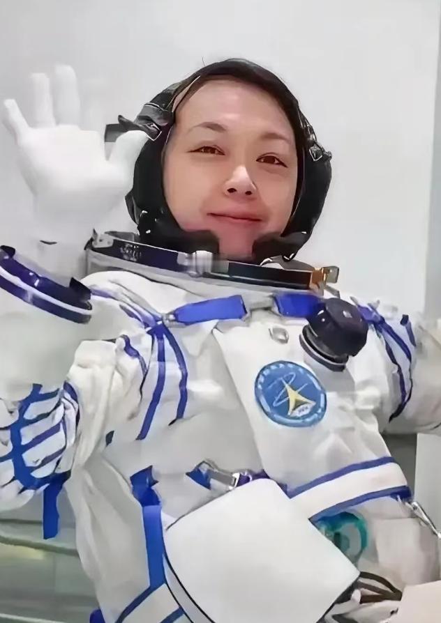 一个男人在事业最稳定的年纪，主动放弃了做了多年的正式岗位，带着三个孩子搬到完全陌