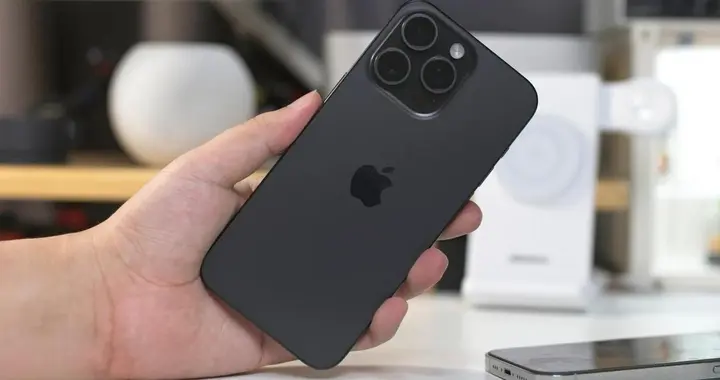 iPhone 15 Pro Max 80%充电限制：实测效果引热议