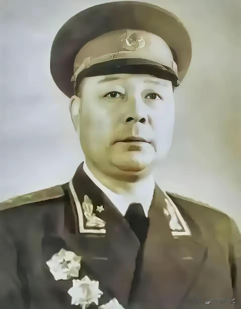 1939年冀中抗日根据地的一次闲谈里，有人给24岁的副旅长王尚荣牵线，女方是抗大