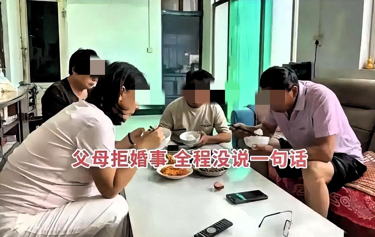 河南一姑娘，怀孕六个月才带男友回家见父母。
 
男方年龄四十二岁，两人相差十五岁