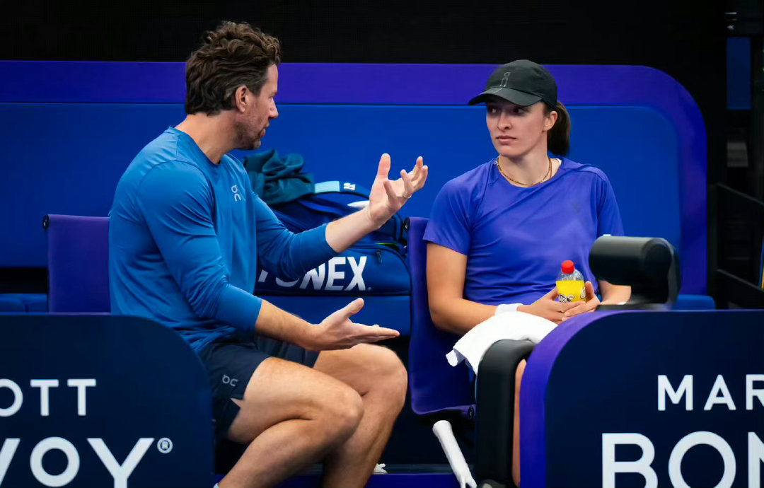 突发！斯瓦泰克与教练费塞特结束一年半合作，温网冠军师徒分道扬镳引网坛震动🎾WT