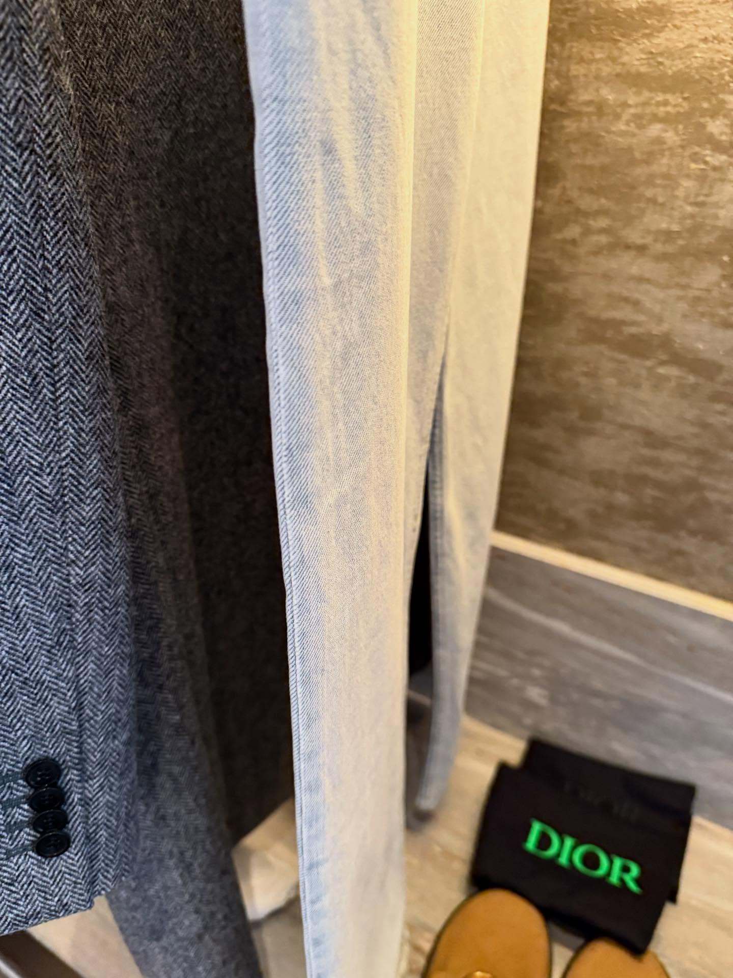 周杰伦  20251204更新Instagram杰伦：台北101 dior 晚上