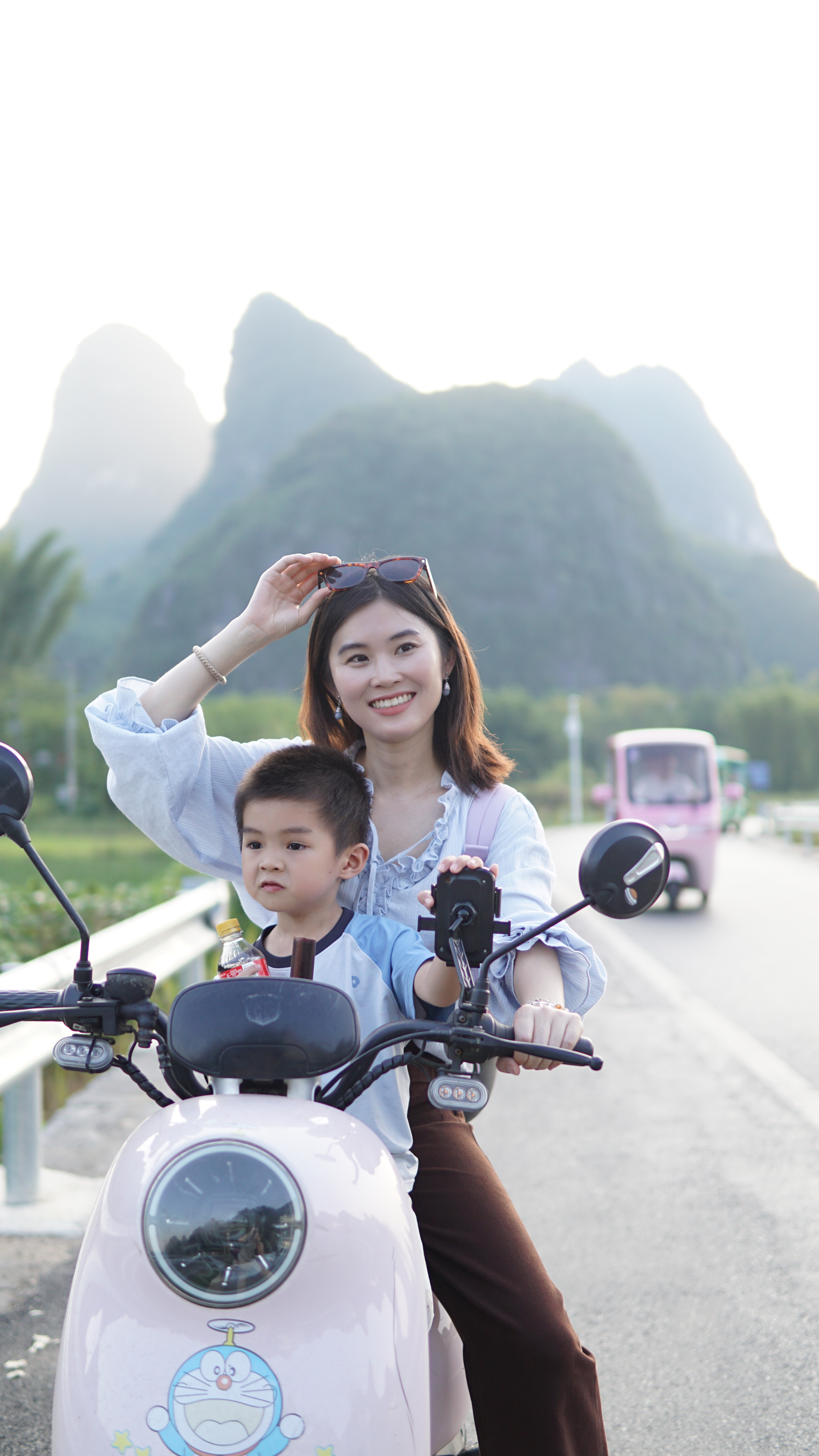 joy's talk 为什么突然来桂林旅行呢？其实是家属特别想来，他说我不来他一
