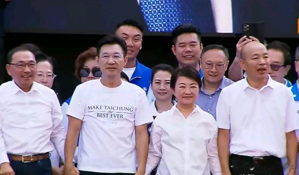 蓝营三大巨头集结台中久违同框，江启臣拿到最强助攻

蓝营台中市长候选人江启臣今天