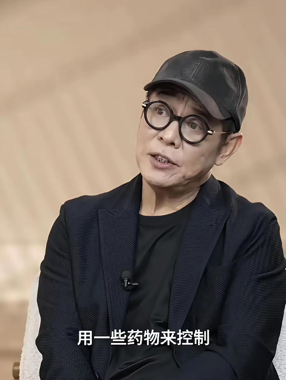 李连杰被女儿抑郁症折磨13年：几十亿身家，买不来孩子的心理健康
 
身为身家几十