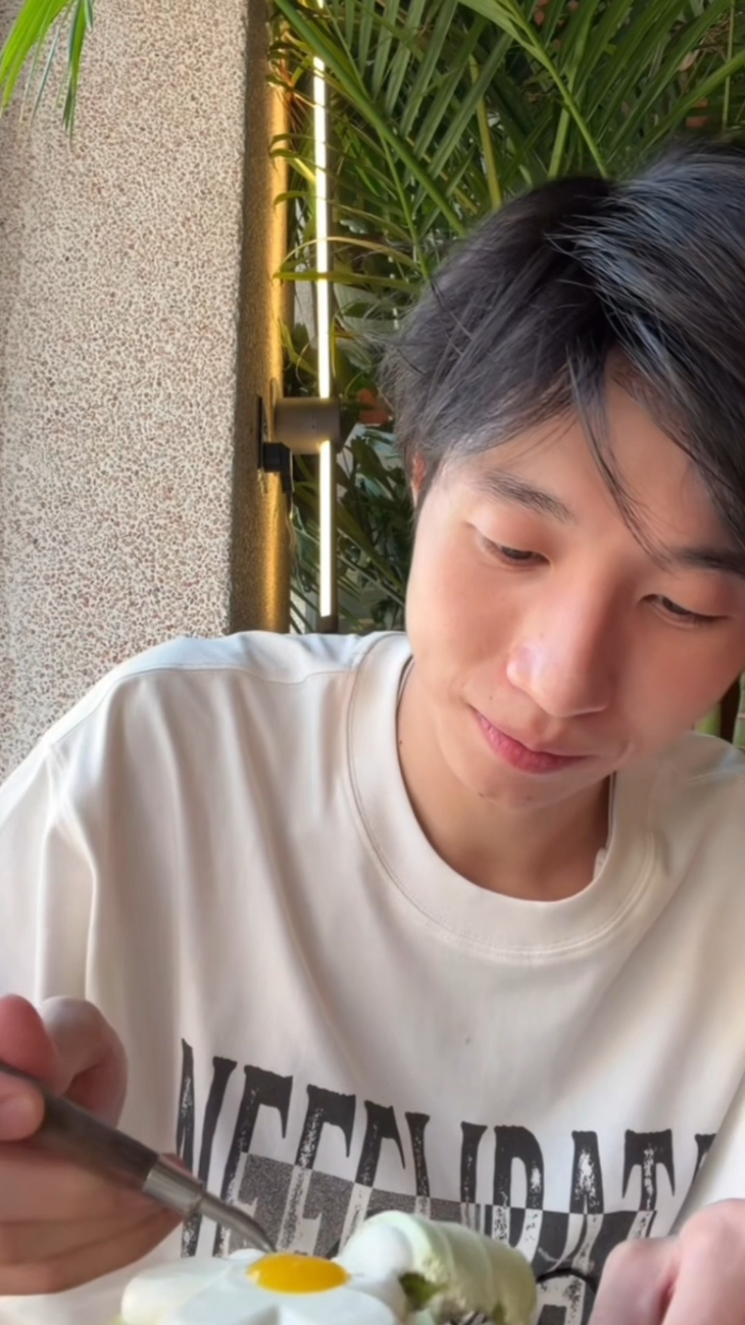 孙天宇扮演吕严和孙天宇👓。 