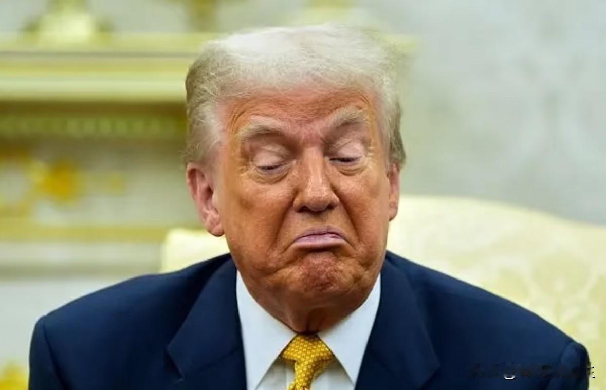 就在刚刚
美国突然宣布了
12月23日，美国贸易代表办公室突发公告：对华芯片新关