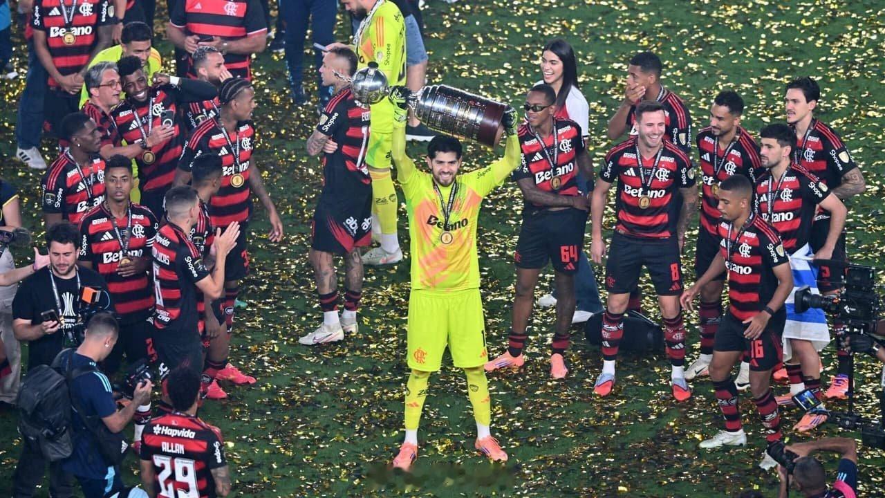 🇦🇷阿古斯丁·罗西在2025年南美解放者杯出战的13场比赛中，有9场保持零封