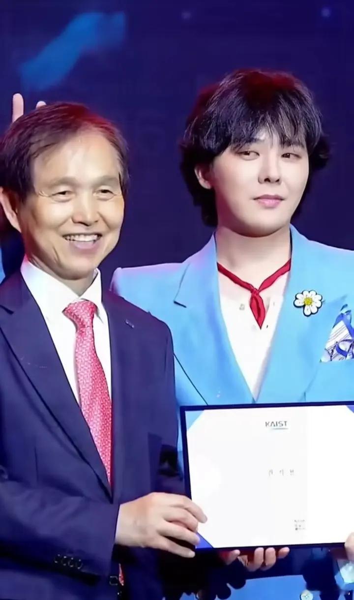 韩国酵母威力太惊人了，权志龙和文根英几乎是认不出的程度 ​​​