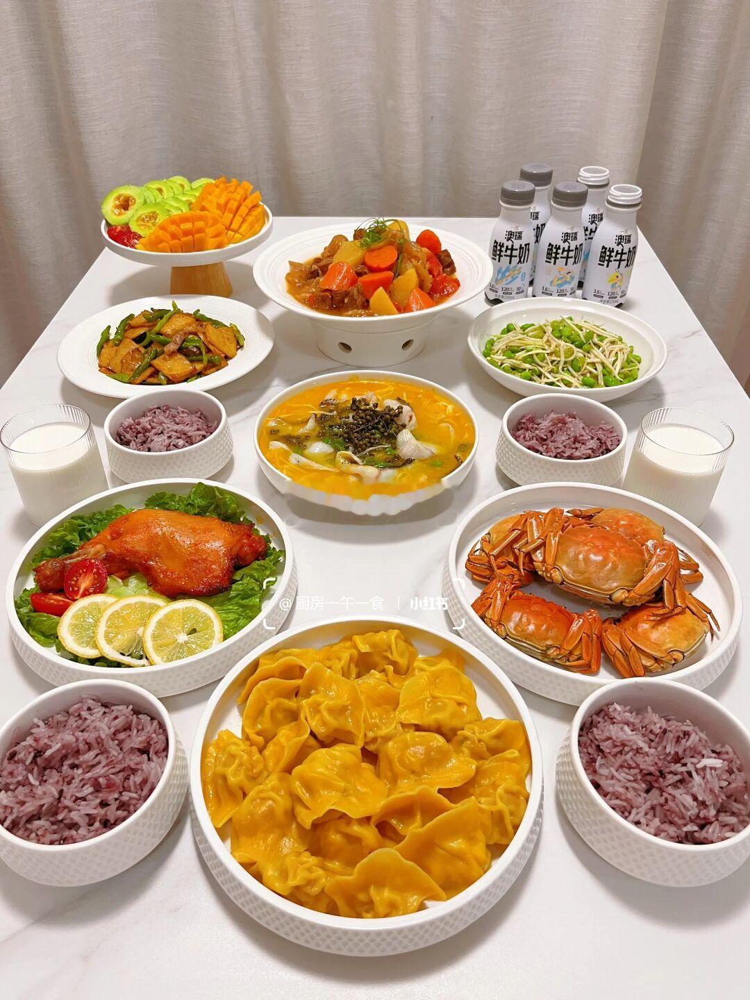一桌热腾饭菜 一屋人间烟火