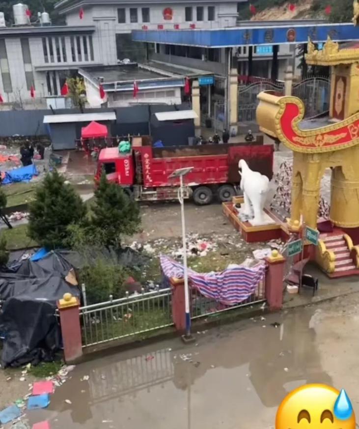 云南边境惊魂一幕：暴雨过后难民神秘消失，留下的痕迹令人不安，到底是真难民还是另有