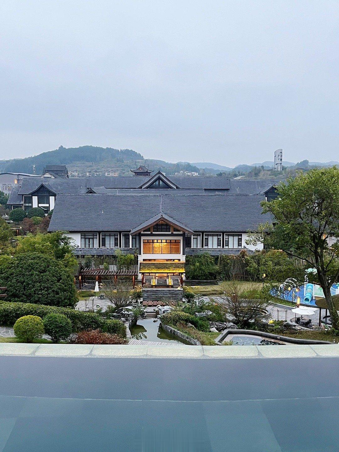 贵州瓮安温泉之旅这个冬天不妨赴一场温泉之约，一场不缺席的陪伴，一次健康养生的旅行