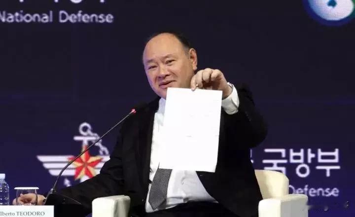 菲防长拿公约碰瓷中国！忘了背后美国签字几十年都没批的丑事？

菲律宾防长在首尔拿