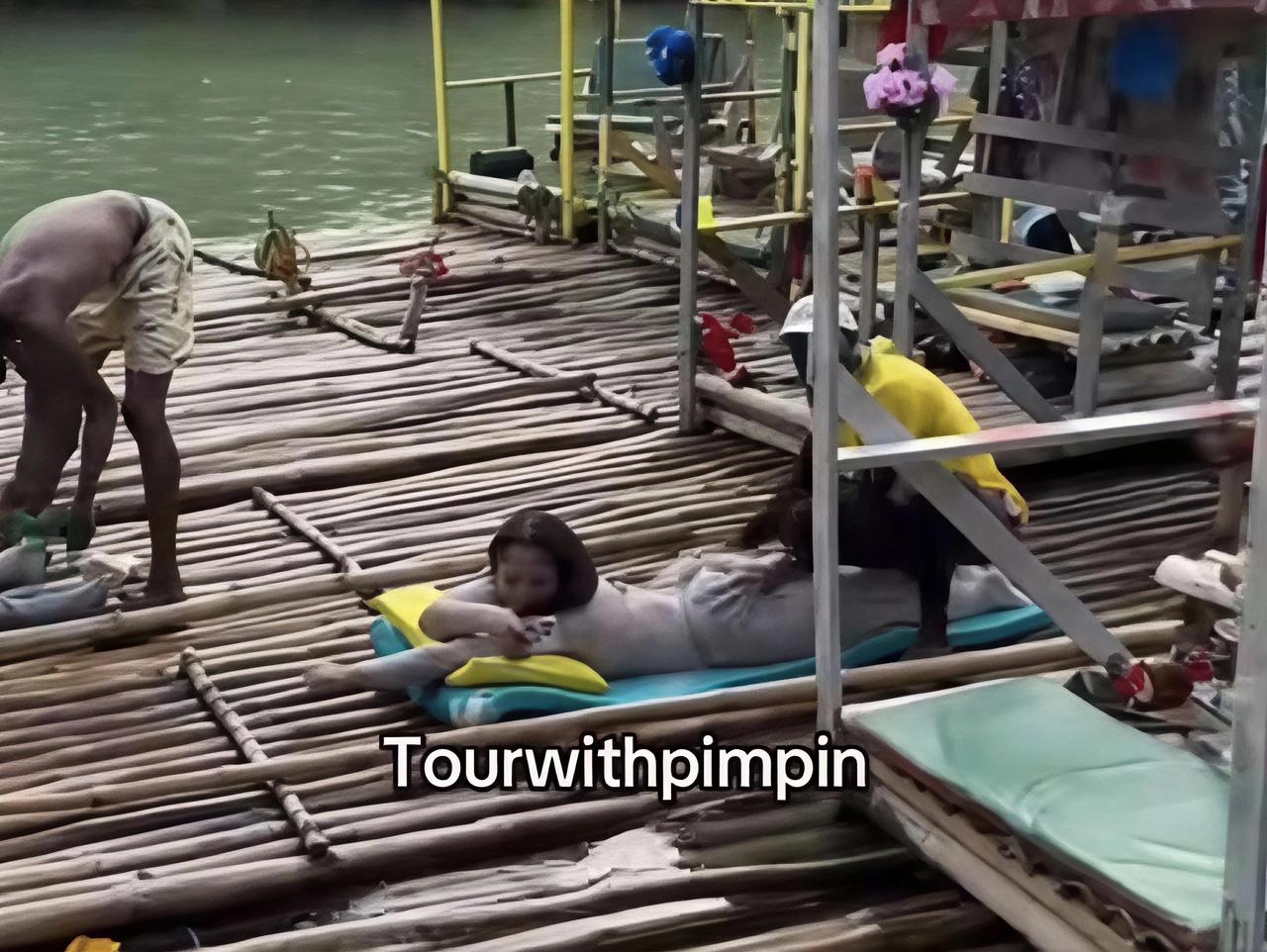 我认为值得
假期旅游，景点游人如织，许多人说不如窝在家里，吃点喝点，比人挤人强。