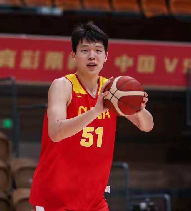 中国男篮
大家发现没，今天中国男篮已经抵达沈阳赛场，7月3日，中国男篮将主场对阵