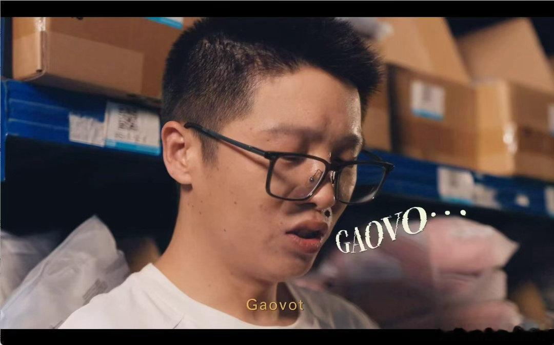 00后女生把牛仔裤卖到全球广州成熟服装产业带支撑灵活上新，本土工厂转型自主品牌出