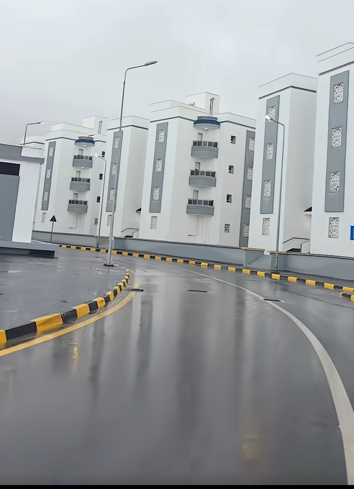 原来一个城市没有绿化带是这个样子的 