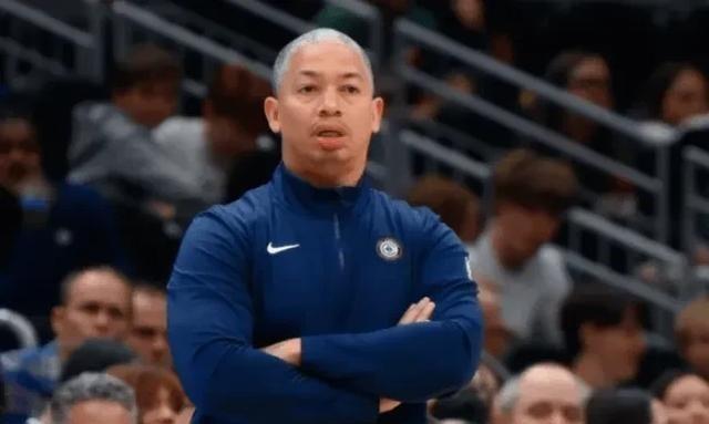 刚才刷手机看到快船对太阳那场球赛安排，手指划着屏幕突然停住了明天这场居然是全球直