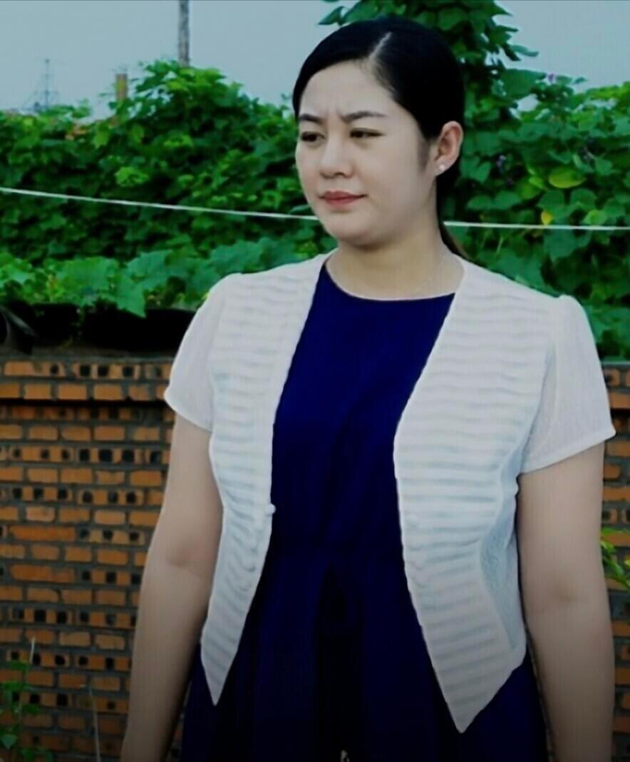 王小蒙胖照胖胖的肉感欲很丰满 