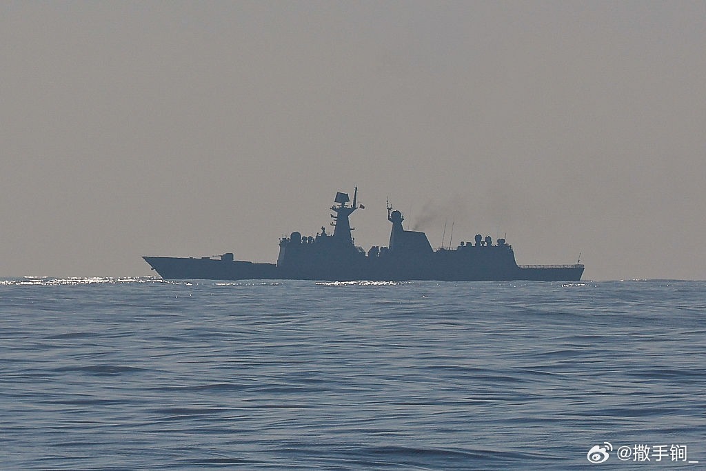 台军拍的解放军054A护卫舰 