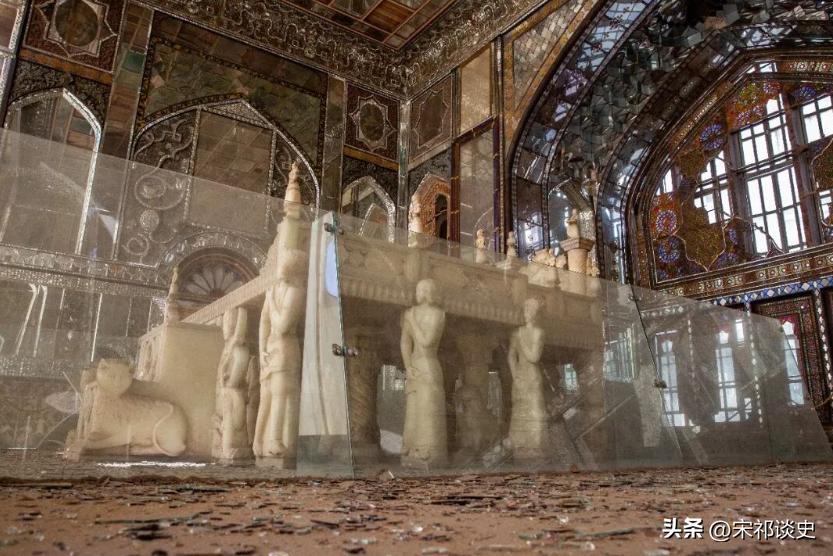 美以空袭重创伊朗玫瑰宫，世界文化遗产为何总在战火中凋零？
从三联生活周刊的文章中