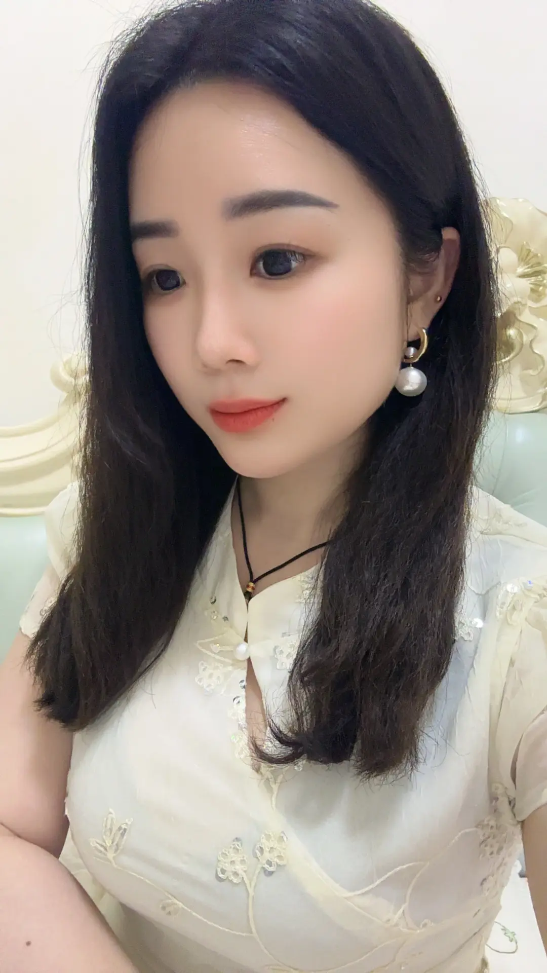 释怀过往，轻装前行，与现实和解，奔赴未来，人生方能海阔天空