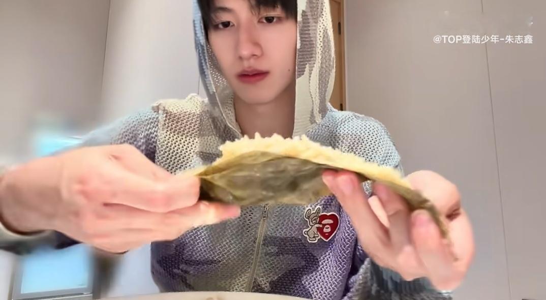 老天爷啊他真的好萌。。。。。。啊啊啊啊啊啊啊啊 揉捏揉捏揉捏！！！ 