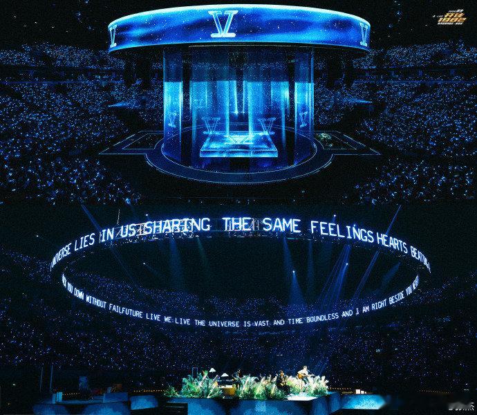 张杰张杰好运满满张杰吃了火锅谁能拒绝回家吃火锅的张杰！热辣一口，全是家乡的味道～