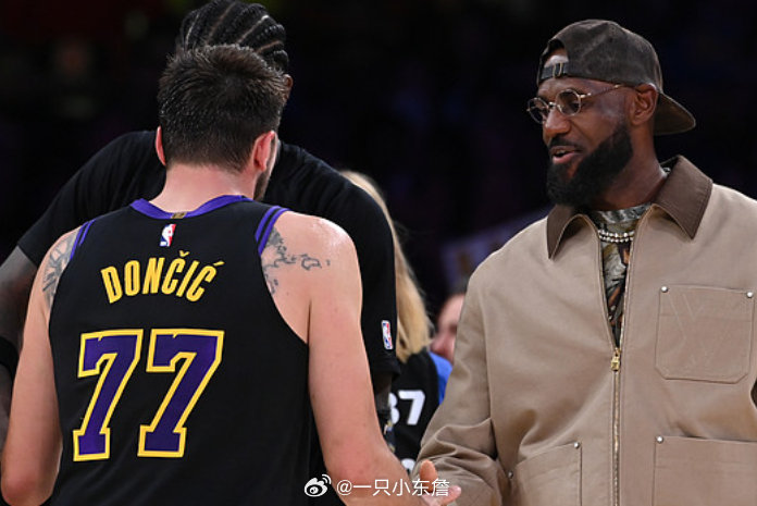 湖人排位反超森林狼升至西部第四，森林狼暂时落至西部第五。湖人本赛季对阵森林狼三场