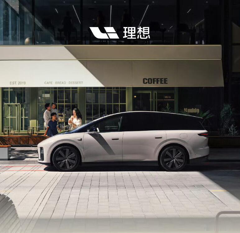 理想i8后续长续航版没开发布会，直接就上市了，给出了30.98万元的价格。这车放