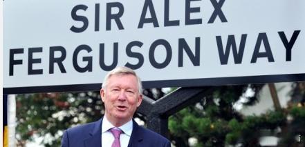 【曝弗格森有望出山救曼联】12月10日，莫耶斯指挥下的曼联近况非常不妙，连续的失