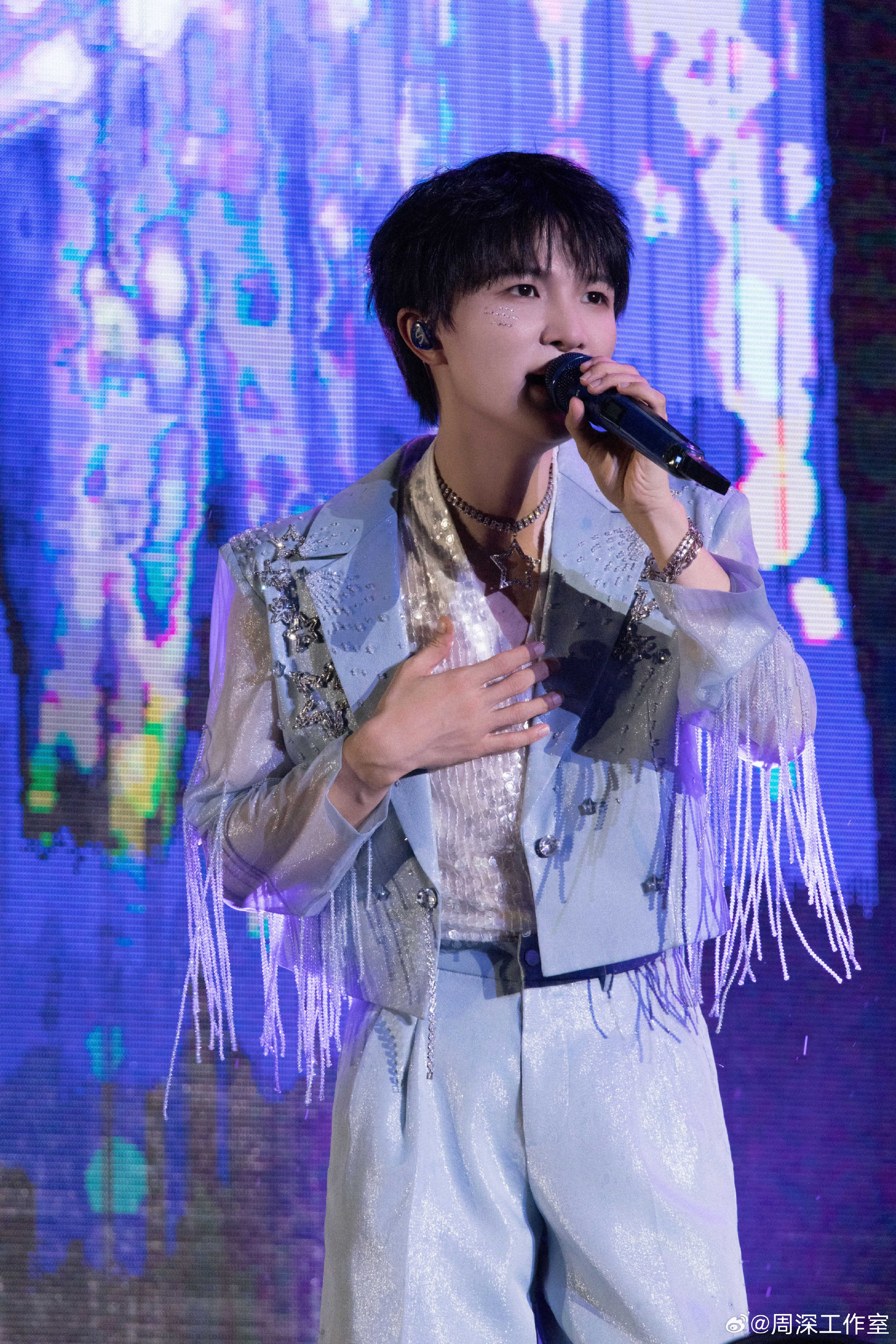 周深在武汉过五一周深武汉演唱会三重buff武汉的春天，因为周深变得更浪漫！五一假