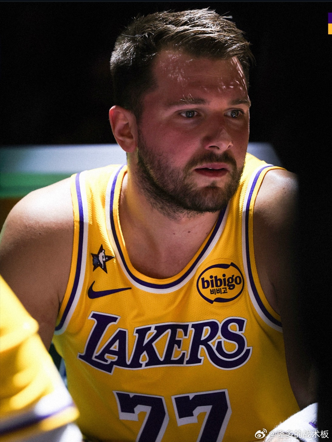 雷迪克谈东契奇领到14次技术犯规：“他自己很清楚已经快到红线了，他也在尽力控制不