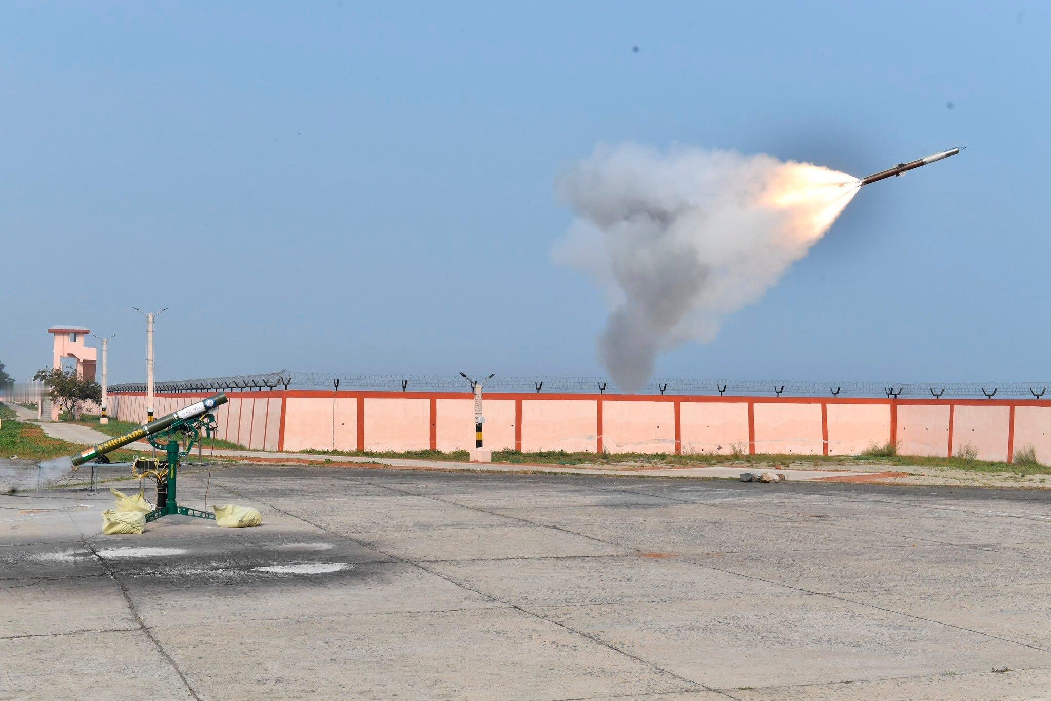 2月28日到29日，印度DRDO 从奥里萨邦海岸附近的地面便携式发射器对超短程防